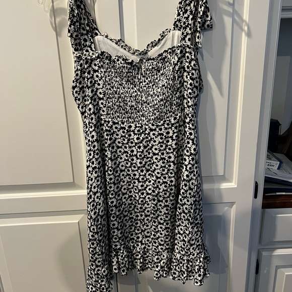 Lulu’s Dress Small - Picture 3 of 5